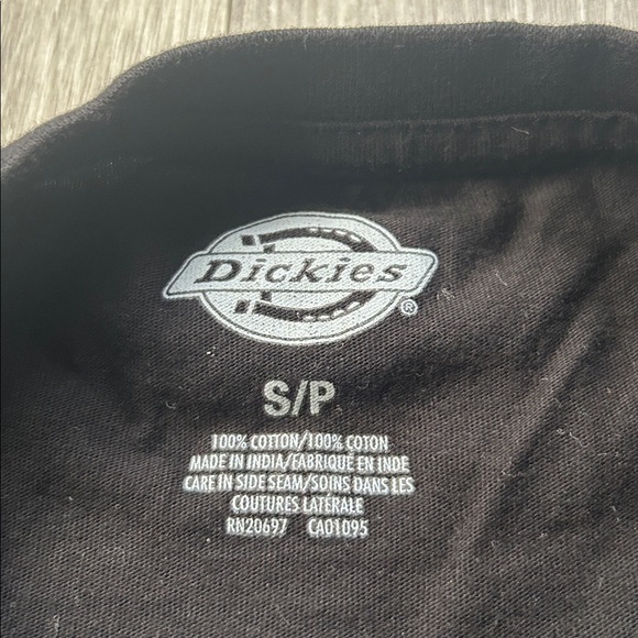 Dickies Men’s Graphic Floral T-Shirt - Picture 4 of 6